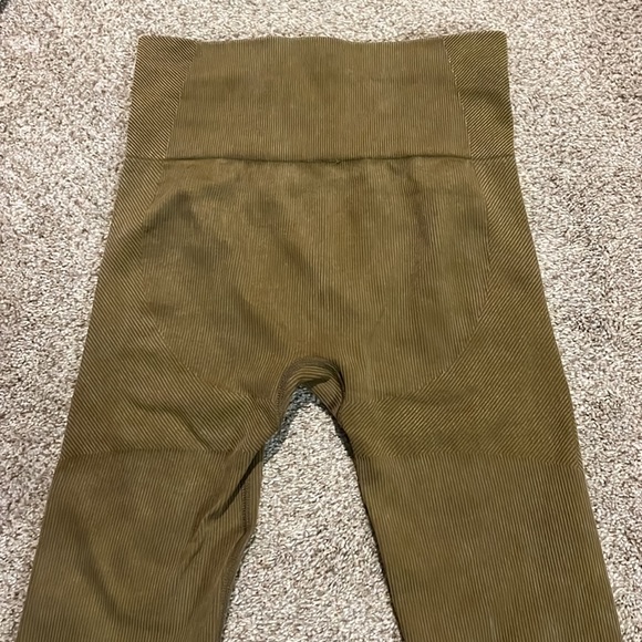 Feels like gym shark! - Picture 2 of 2